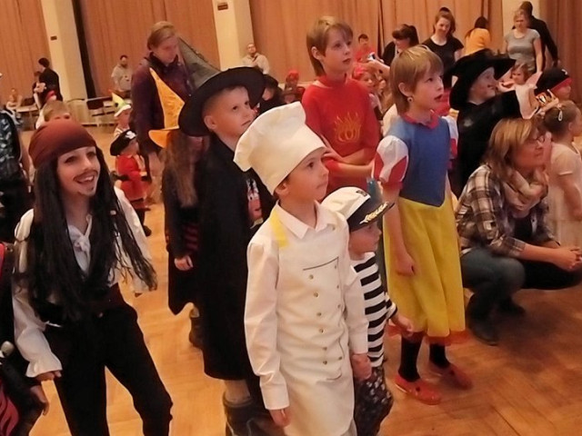DĚTSKÝ KARNEVAL / PÍSKOMIL SE VRACÍ