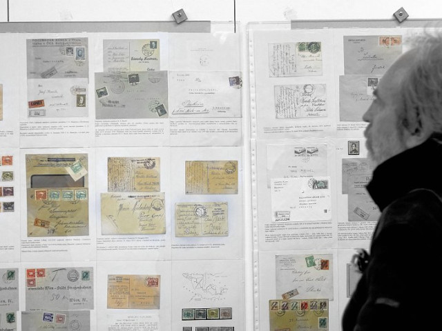 100 LET STÁTNOSTI / Výstava Klubu filatelistů
