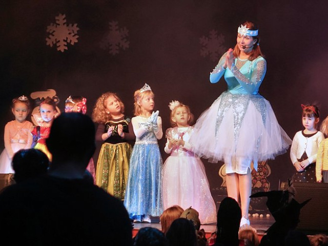 DĚTSKÝ KARNEVAL - Zpíváme a tančíme s Míšou