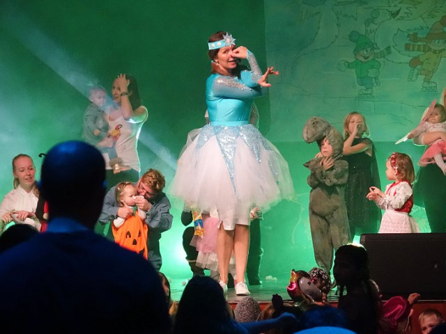 DĚTSKÝ KARNEVAL - Zpíváme a tančíme s Míšou