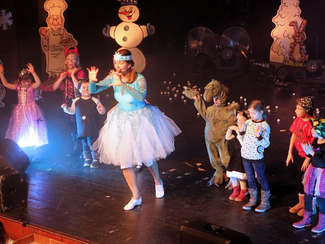 DĚTSKÝ KARNEVAL - Zpíváme a tančíme s Míšou