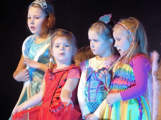 DĚTSKÝ KARNEVAL - Zpíváme a tančíme s Míšou