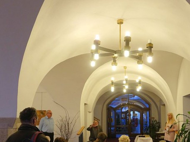 LIBOR SALÁK - fotografie; MILOSLAV ČEVELA - dřevěné reliéfy