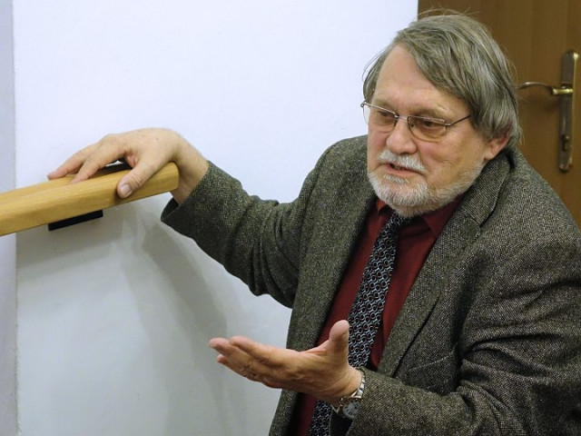 LIBOR SALÁK - fotografie; MILOSLAV ČEVELA - dřevěné reliéfy