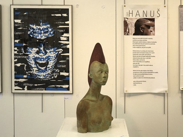 JAN HANUŠ / obrazy - PETR ŠEVČÍK / keramika