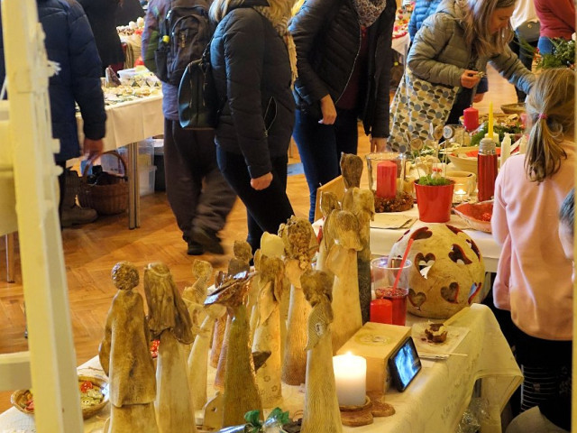 ADVENTNÍ FLER TRH