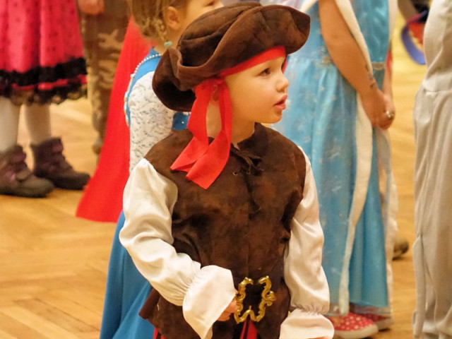 DĚTSKÝ KARNEVAL HÝBÁNKY S TÝNOU A ZDEŇKEM