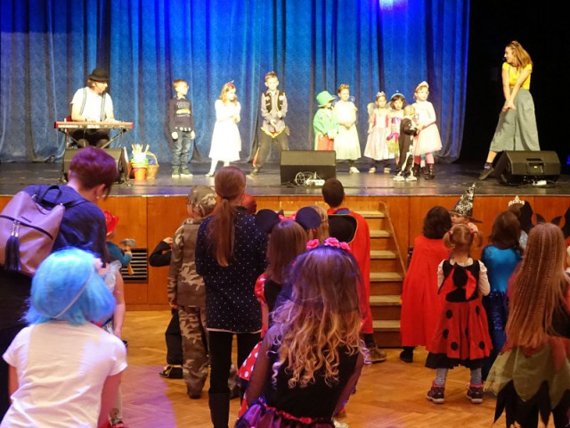 DĚTSKÝ KARNEVAL HÝBÁNKY S TÝNOU A ZDEŇKEM