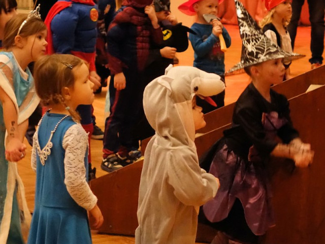 DĚTSKÝ KARNEVAL HÝBÁNKY S TÝNOU A ZDEŇKEM