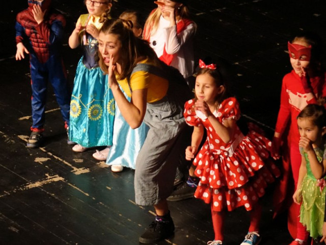 DĚTSKÝ KARNEVAL HÝBÁNKY S TÝNOU A ZDEŇKEM