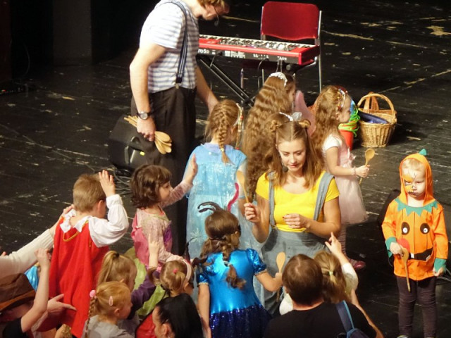 DĚTSKÝ KARNEVAL HÝBÁNKY S TÝNOU A ZDEŇKEM