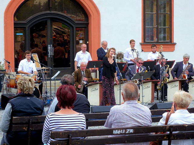 SLAVNOSTI JEŘABIN - KLUB VÝTVARNÝCH UMĚLCŮ HORÁCKA