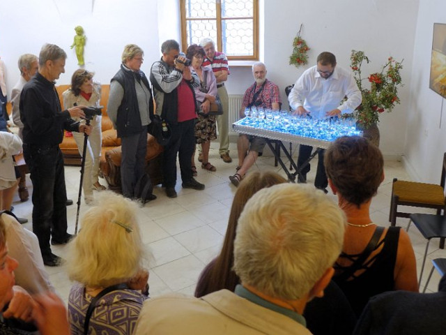 SLAVNOSTI JEŘABIN - KLUB VÝTVARNÝCH UMĚLCŮ HORÁCKA