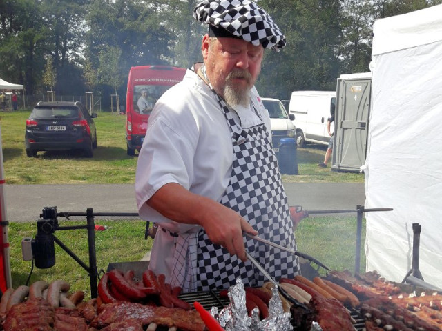SLAVNOSTI JEŘABIN - FUTROVÁNÍ NA FARČATECH
