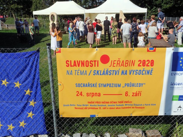 SLAVNOSTI JEŘABIN - FUTROVÁNÍ NA FARČATECH