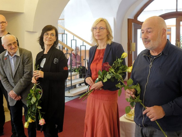 PLASTIKY A OBRAZY Evy Pikartové, Dáši Ubrové a Jana Hanuše