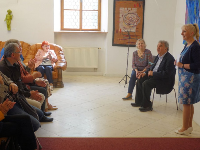 EVA B. LINHARTOVÁ / BARVY A ČAS