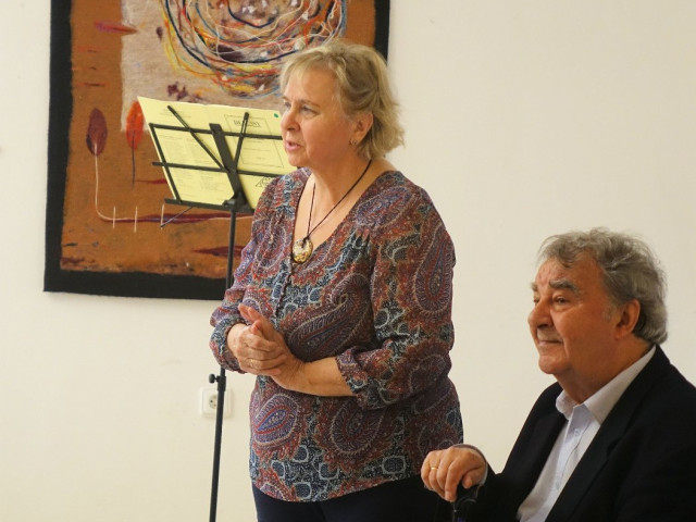 EVA B. LINHARTOVÁ / BARVY A ČAS