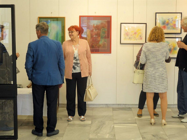 EVA B. LINHARTOVÁ / BARVY A ČAS