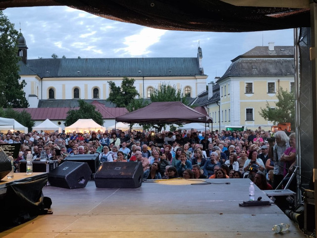 HORÁCKÝ DŽBÁNEK 2023 - Zámek KINSKÝCH, zámecká FOROTA