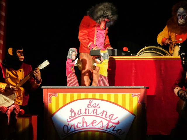 PODIVUHODNÝ CIRKUS DOKTORA TARZANA
