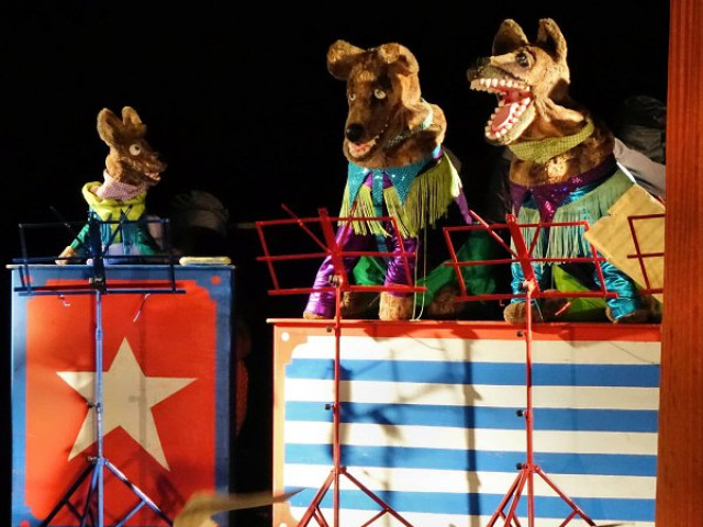 PODIVUHODNÝ CIRKUS DOKTORA TARZANA