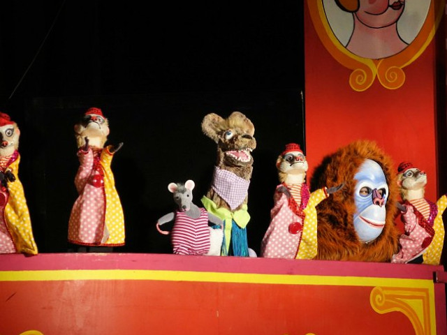 PODIVUHODNÝ CIRKUS DOKTORA TARZANA