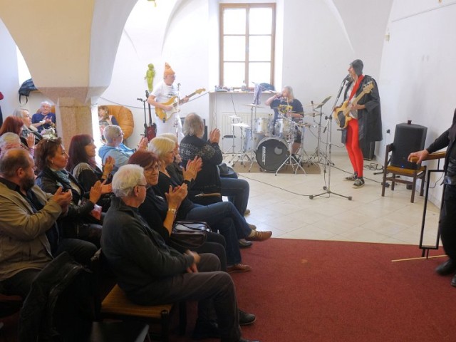 BLUES Z PANELÁKU - Pavel Hlaváč, obrazy