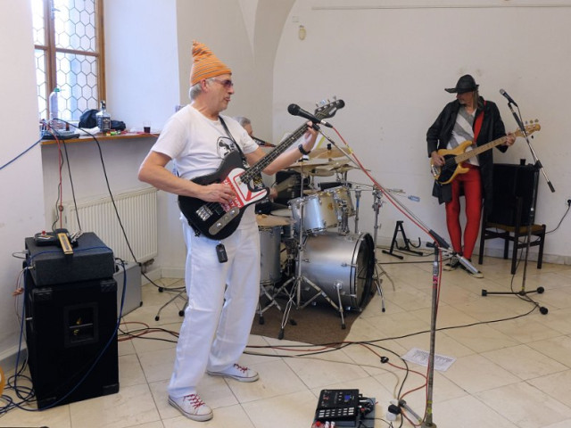 BLUES Z PANELÁKU - Pavel Hlaváč, obrazy