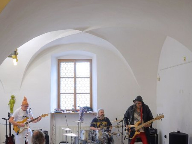 BLUES Z PANELÁKU - Pavel Hlaváč, obrazy