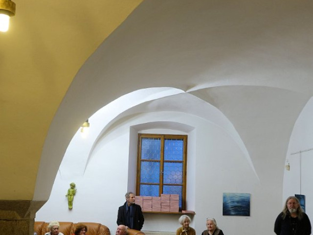 VÝSTAVA KLUBU VÝTVARNÝCH UMĚLCŮ HORÁCKA 2025