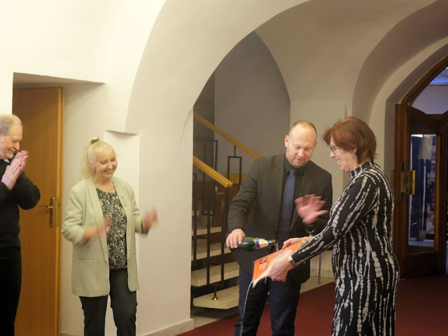VÝSTAVA KLUBU VÝTVARNÝCH UMĚLCŮ HORÁCKA 2025